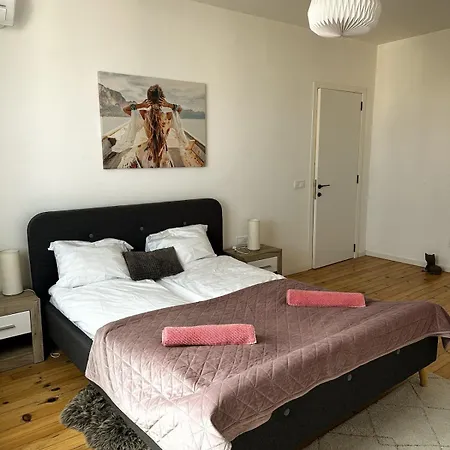 Serdika - 2bd Next To Serdika Metro Station *