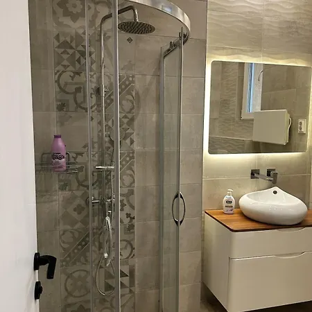 Апартамент Serdika - 2bd Next To Serdika Metro Station София