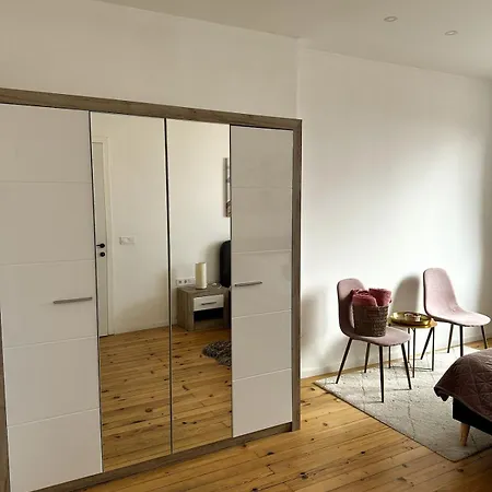 Апартамент Serdika - 2bd Next To Serdika Metro Station София