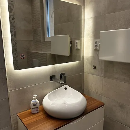 Serdika - 2bd Next To Serdika Metro Station *