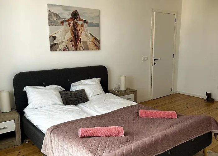 Serdika - 2bd Next To Serdika Metro Station *